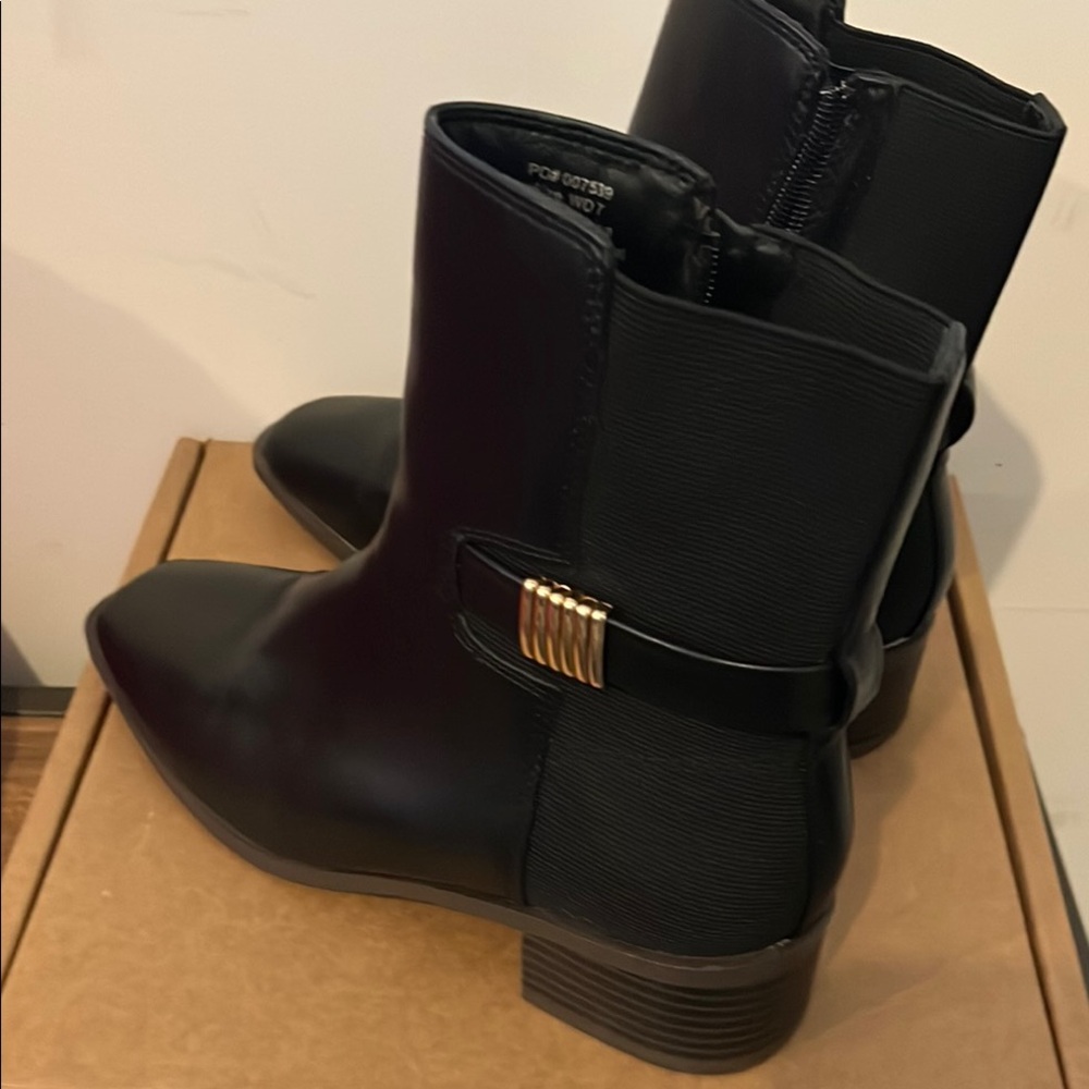 Elegant Black Ankle Boots